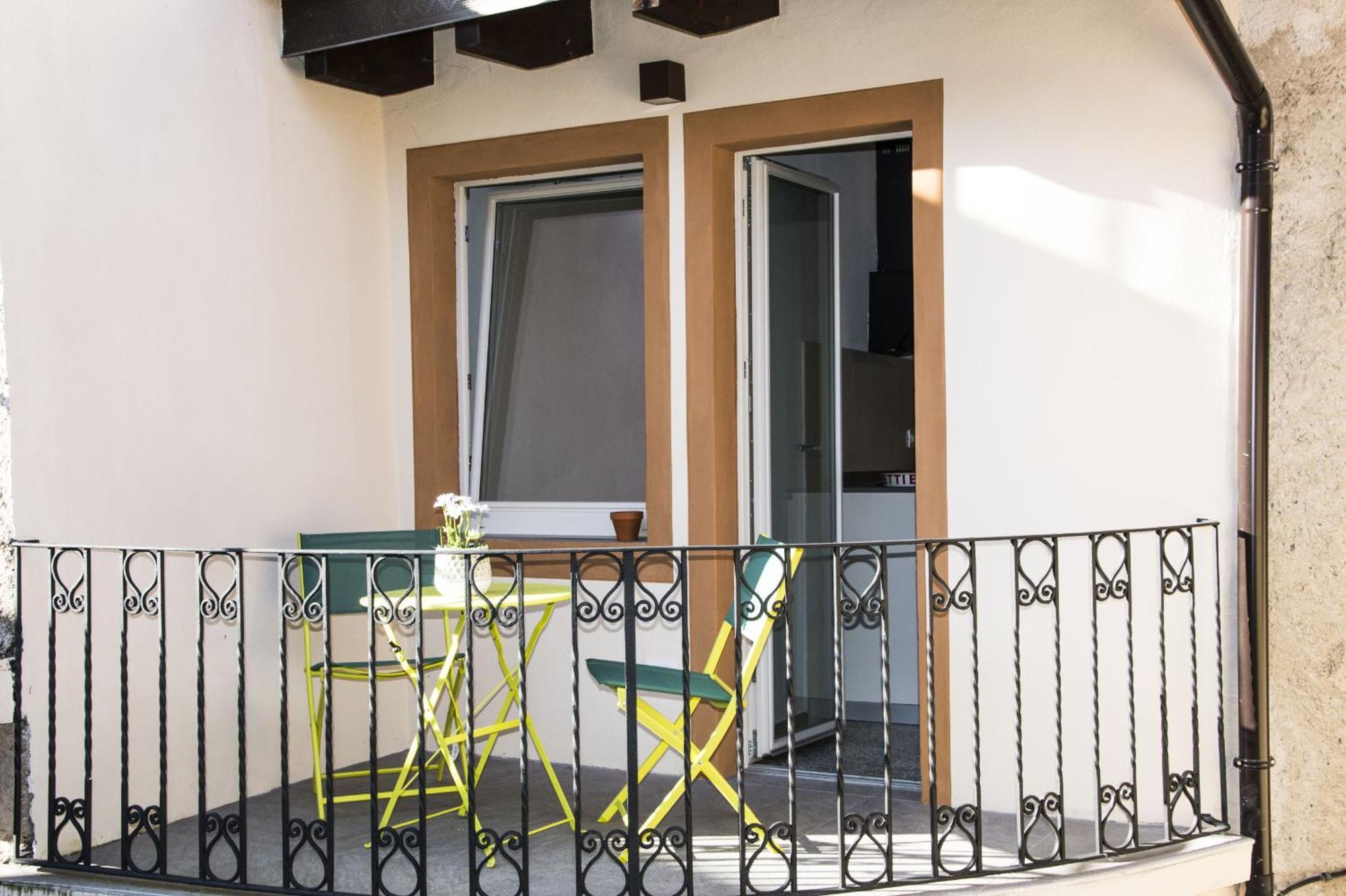 Ferienwohnung Casa Lea Castelveccana Exterior foto
