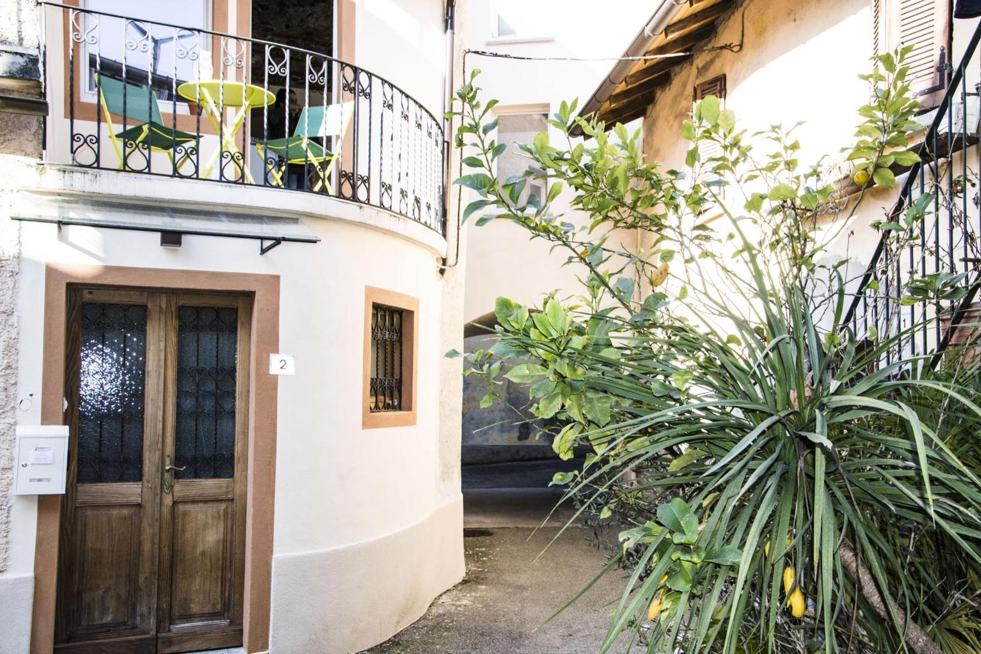 Ferienwohnung Casa Lea Castelveccana Exterior foto